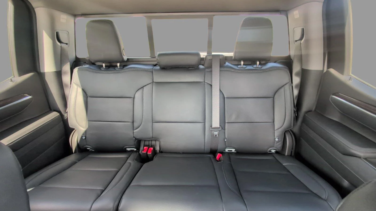 Used 2025 Summit White Chevrolet RST image 32