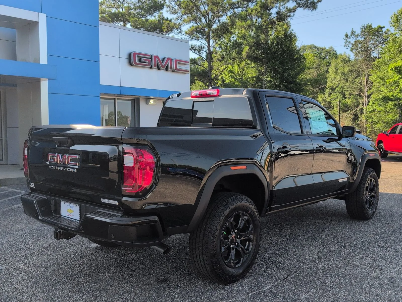 New 2025 Onyx Black GMC Elevation image 5