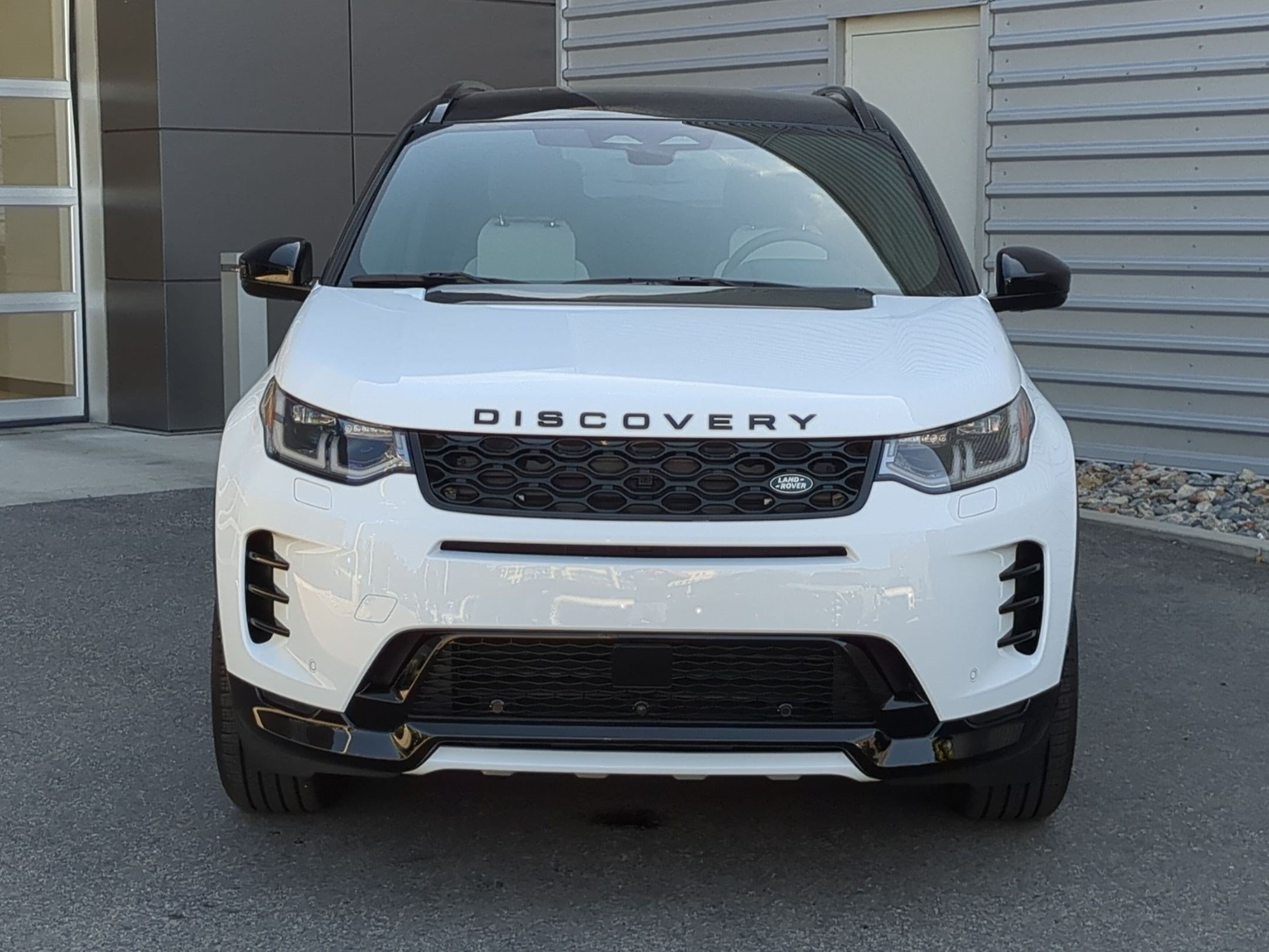 New 2026 Fuji White Land Rover Landmark image 2