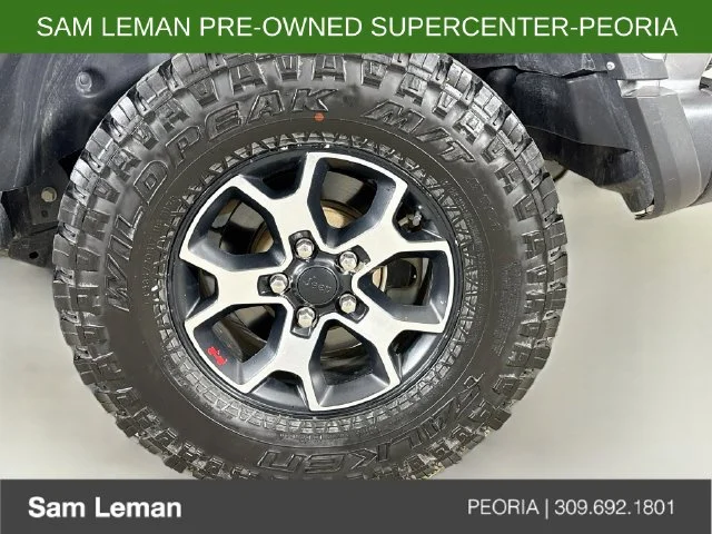 Used 2021 Silver Jeep Unlimited Rubicon image 30