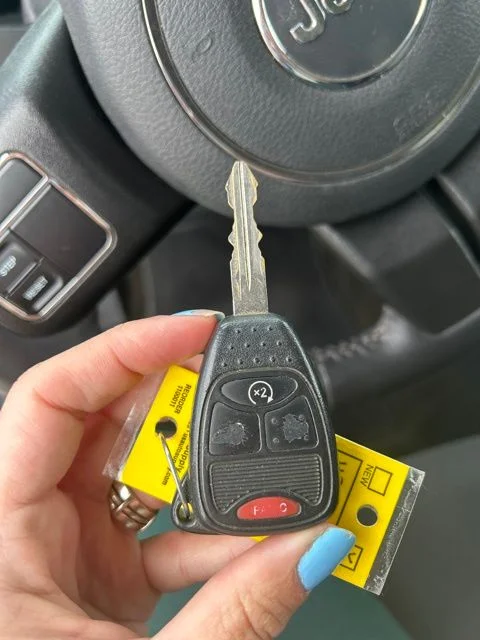 Used 2017 Blue Jeep Latitude image 23