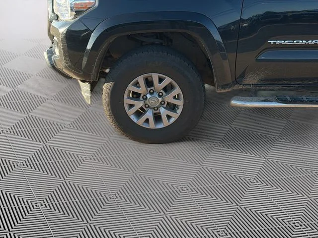 Used 2019 Black Toyota SR5 image 7