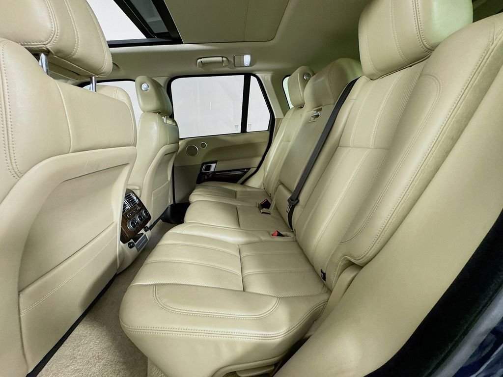 Used 2017 Loire Blue Land Rover 3.0L V6 Supercharged HSE image 31