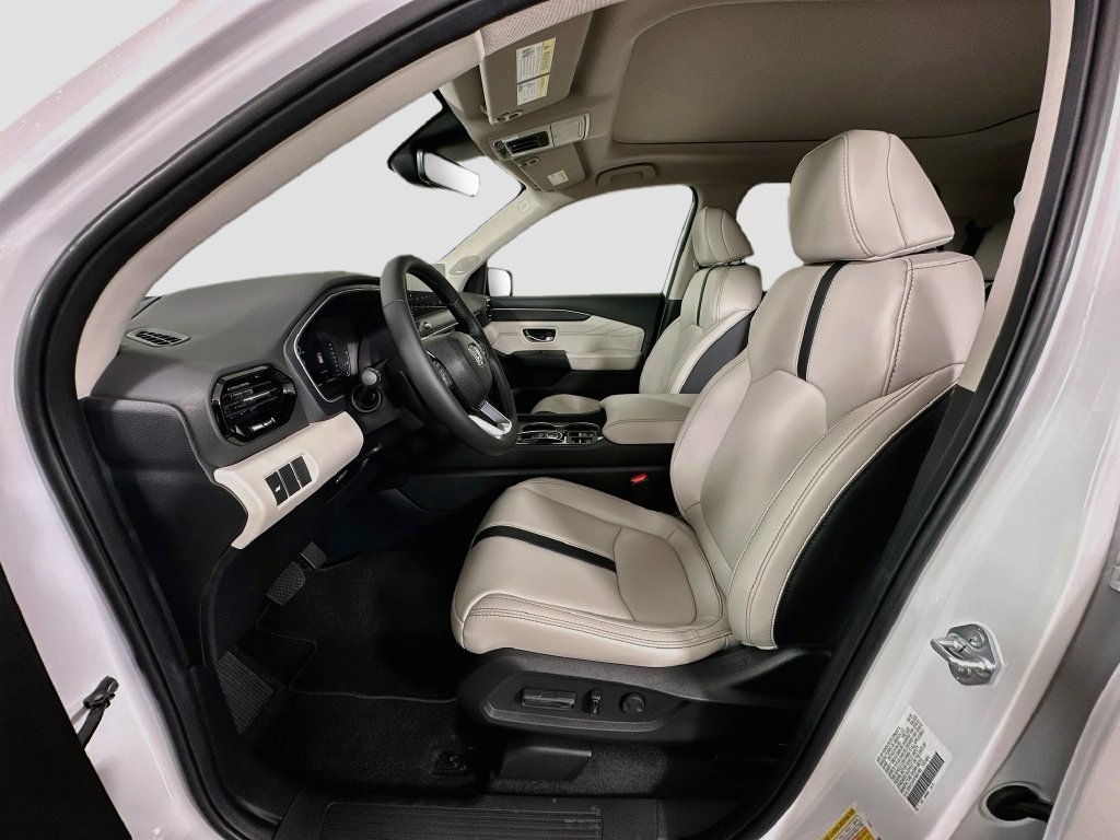 New 2026 Platinum White Pearl Honda Touring image 16