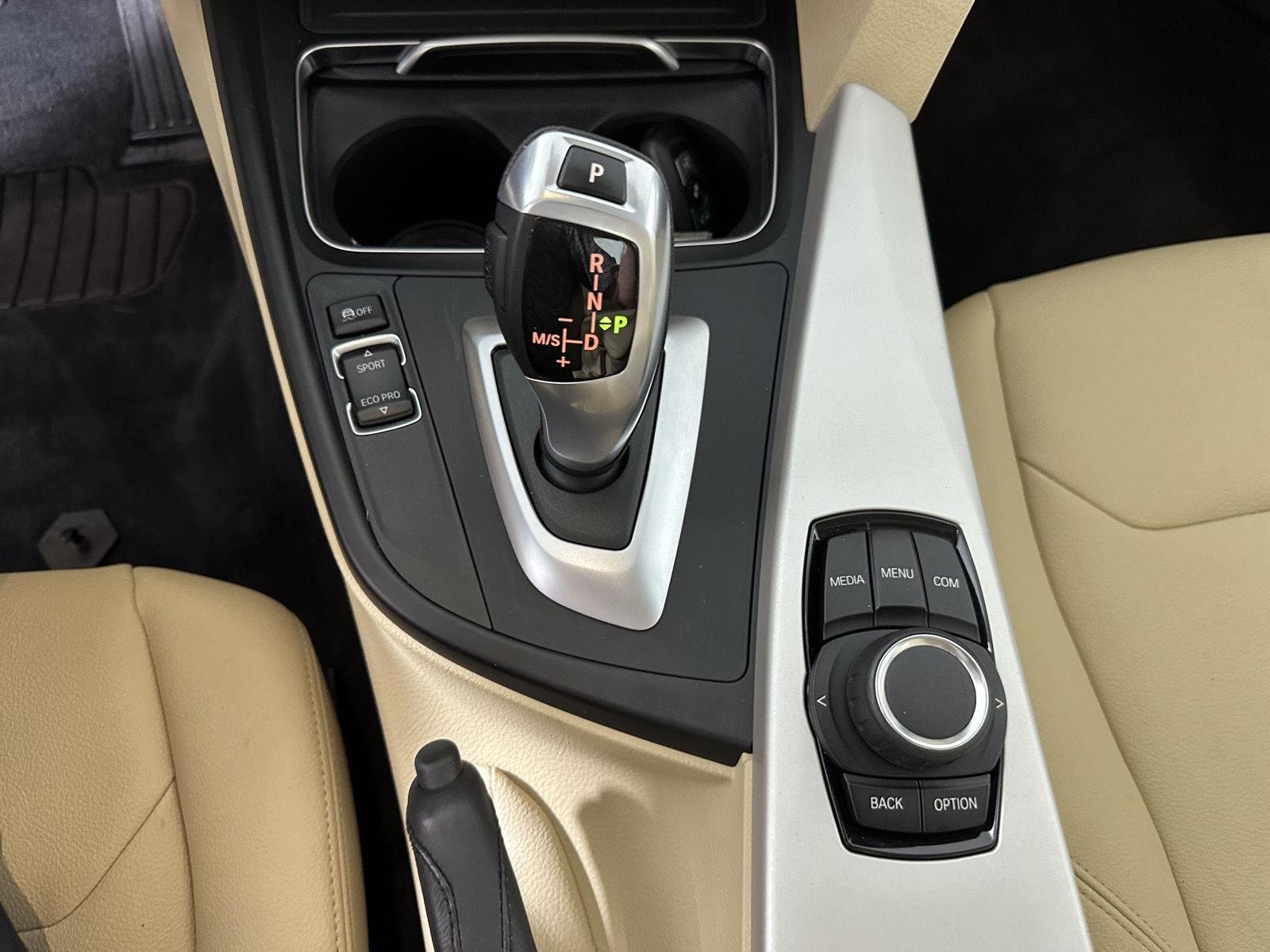 Used 2018 Mediterranean Blue Metallic BMW 320i xDrive image 37