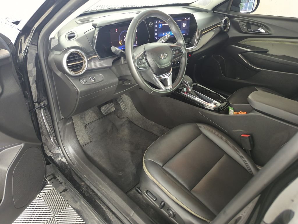 Used 2025 Black Chevrolet ACTIV image 11
