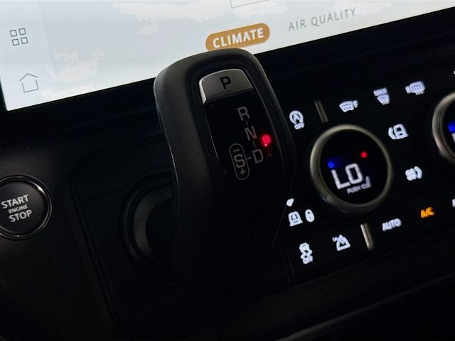 2026 Land Rover Defender V8 - Photo 19
