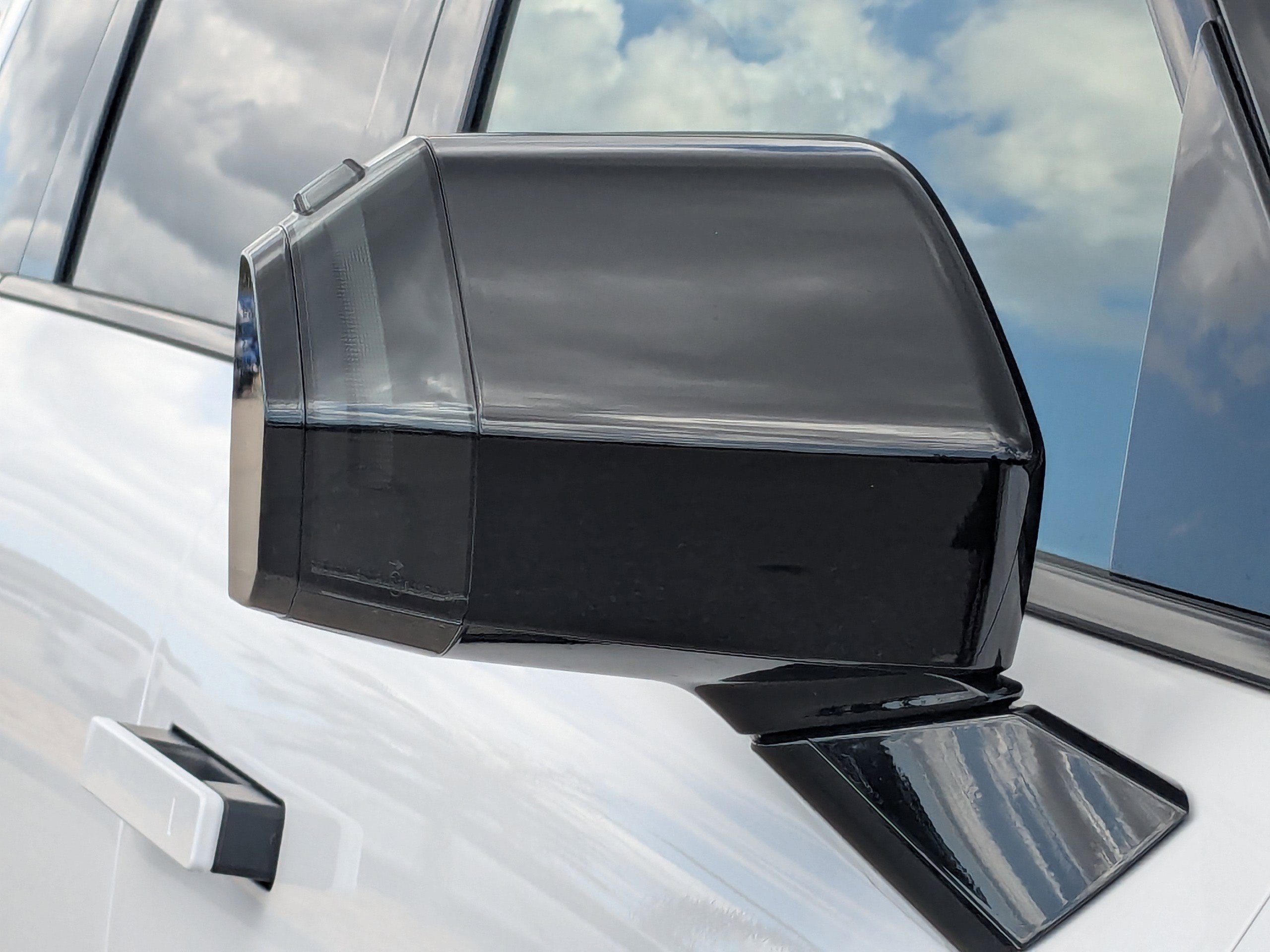 New 2027 Glacial White Pearl Kia X-Line EX image 11