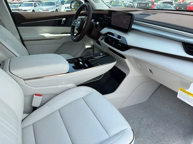 New 2026 Iridescent White Tricoat Buick Avenir image 21