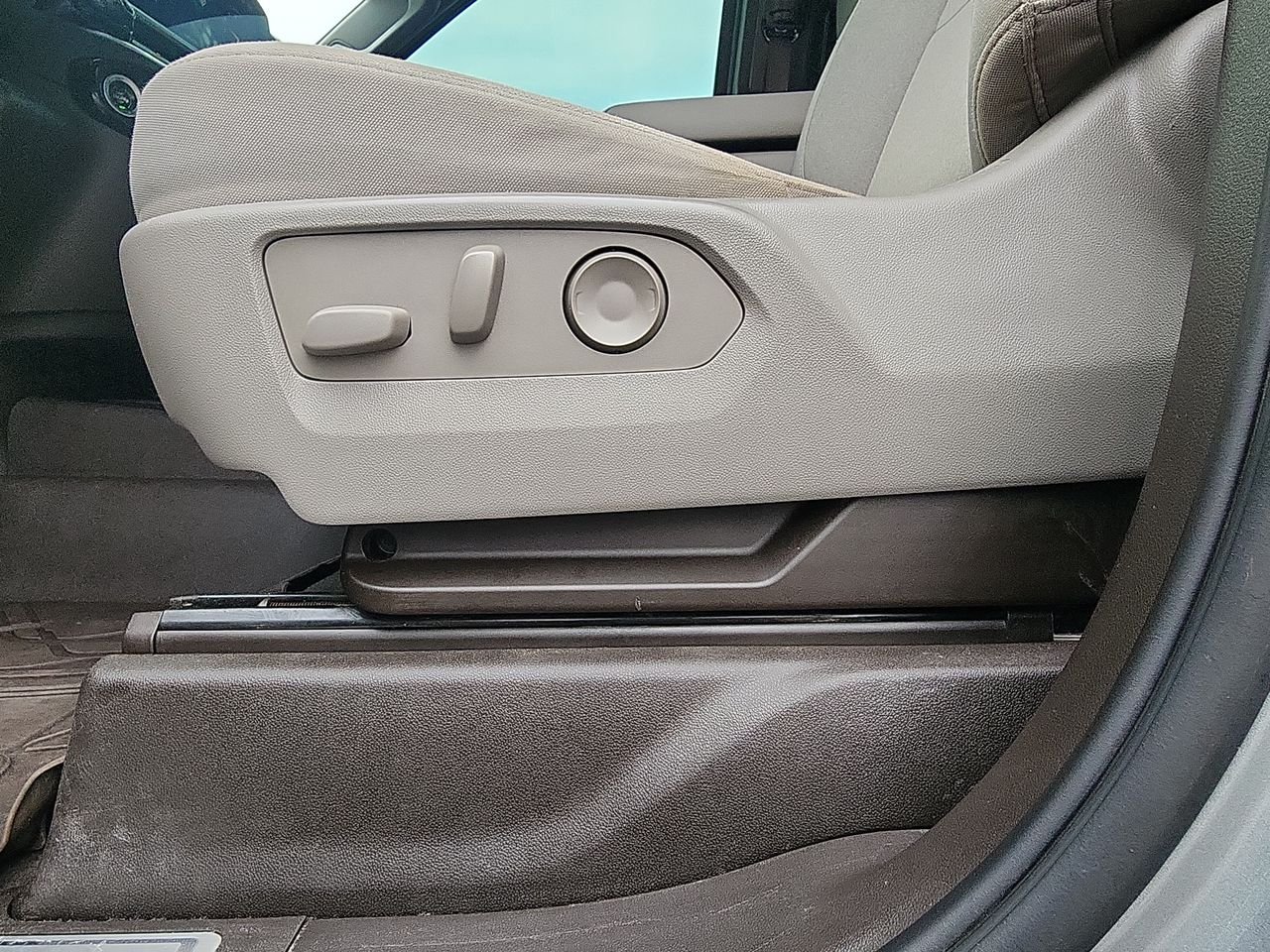 Used 2023 Gray Chevrolet LT image 12
