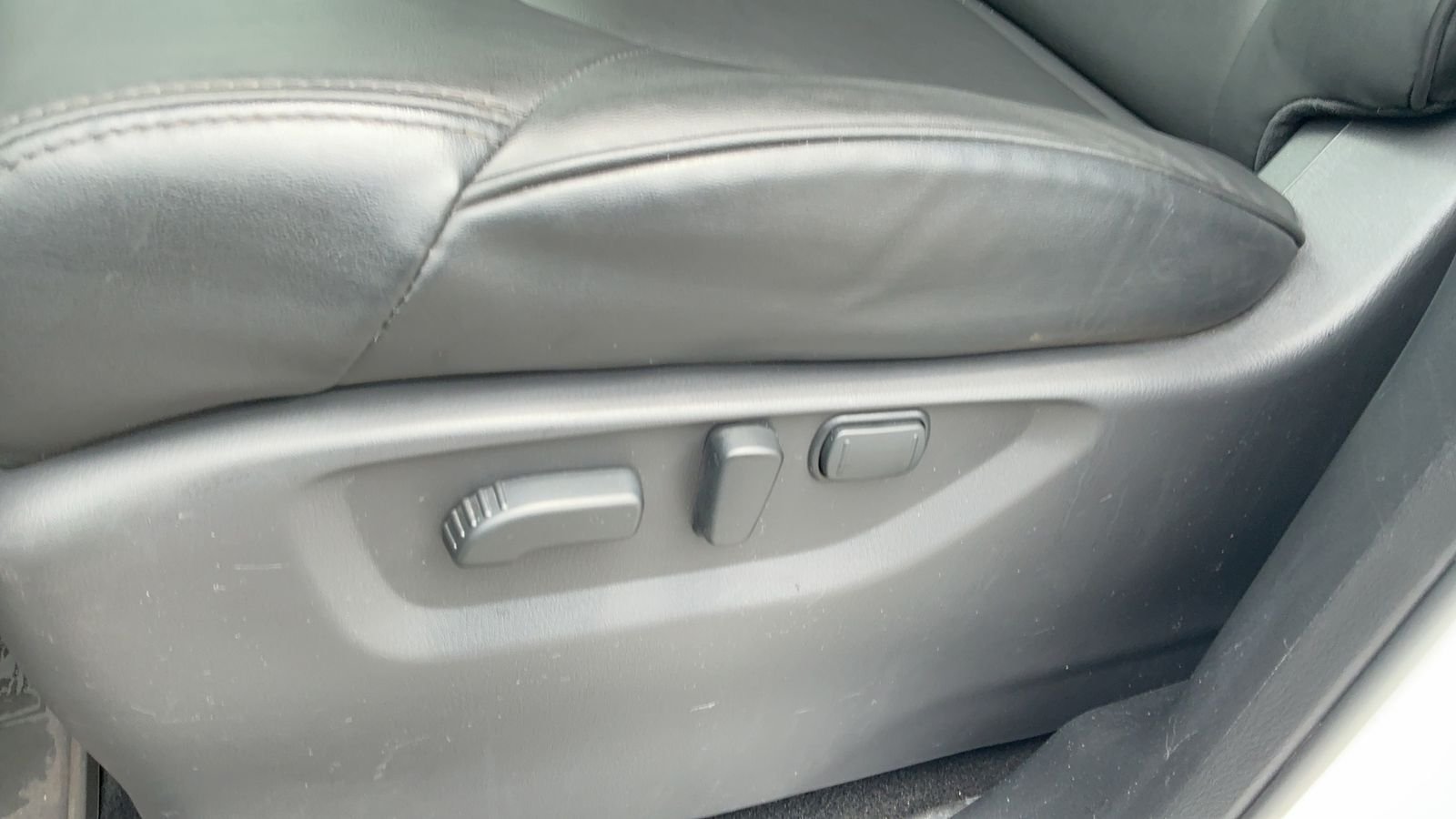 Certified Used 2023 White Nissan SV image 36
