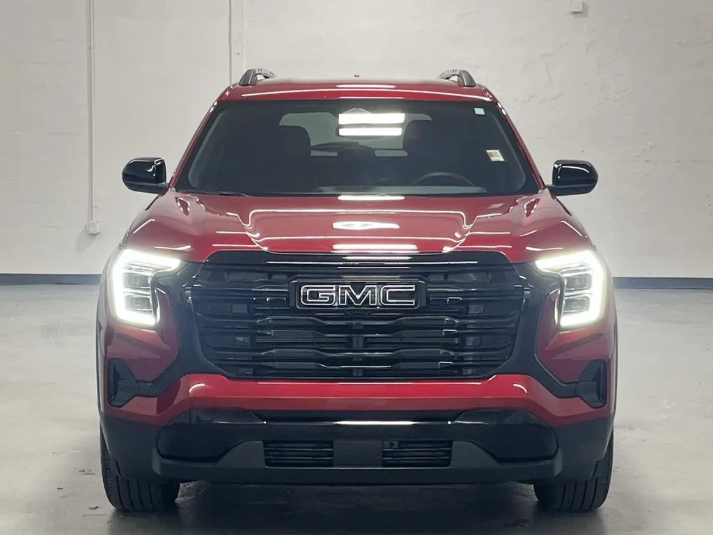 Used 2026 Volcanic Red Tintcoat GMC Elevation image 3