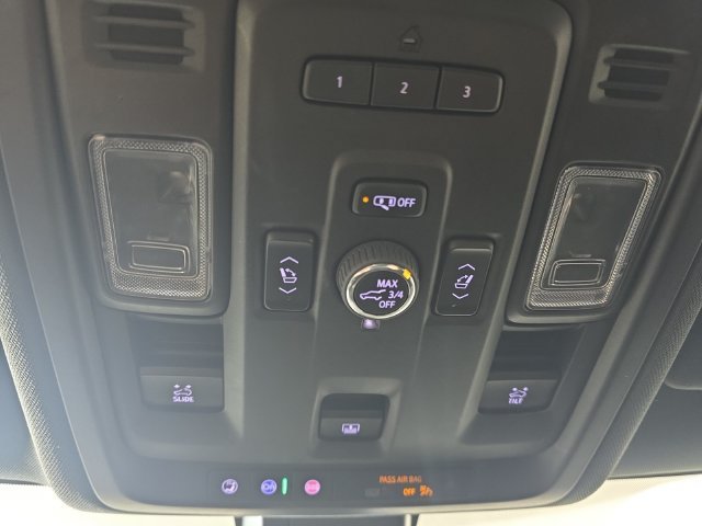 Used 2021 Black GMC SLT image 18