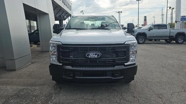 New 2027 Oxford White Ford XL 2WD image 27