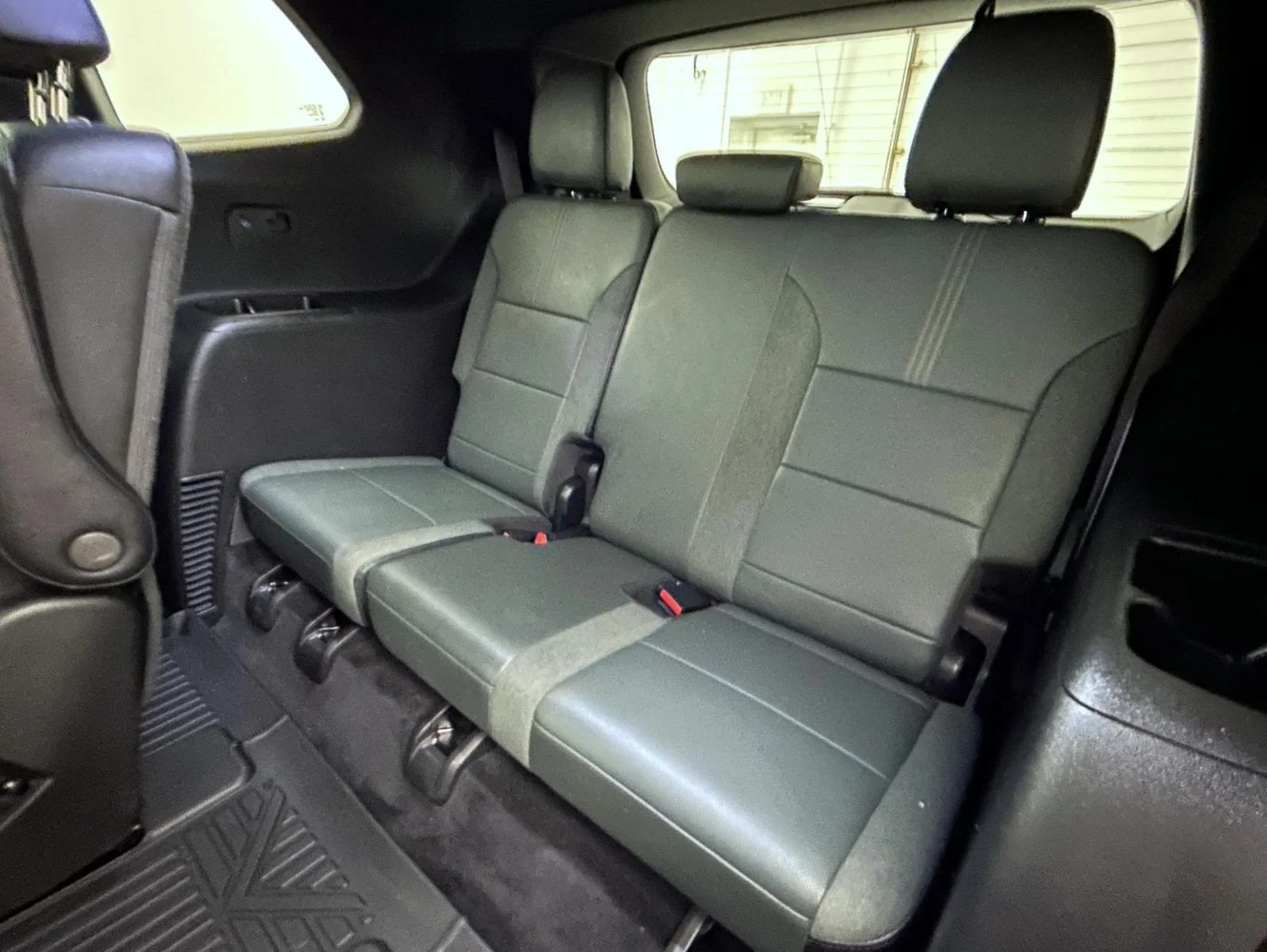 Used 2025 White GMC AT4 image 20