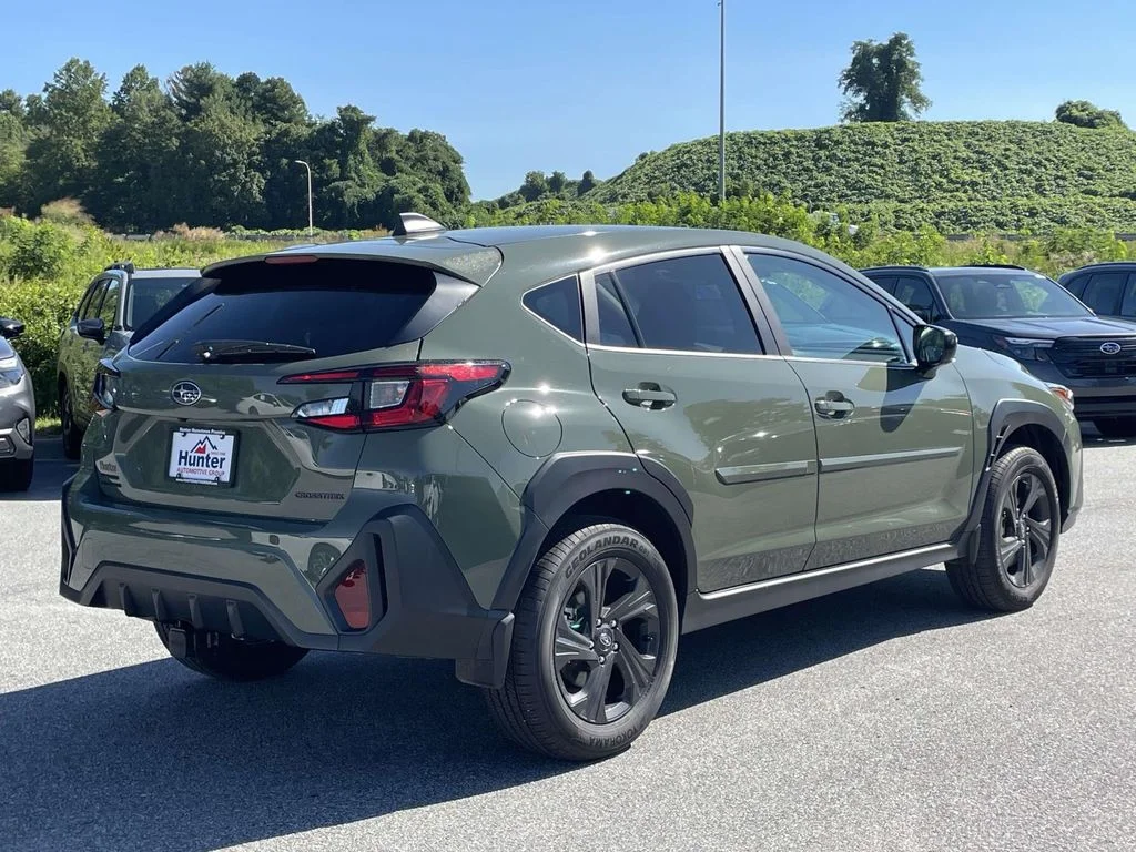 Used 2026 Alpine Green Subaru Base image 27