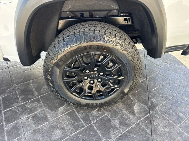 New 2026 White Chevrolet Trail Boss image 8