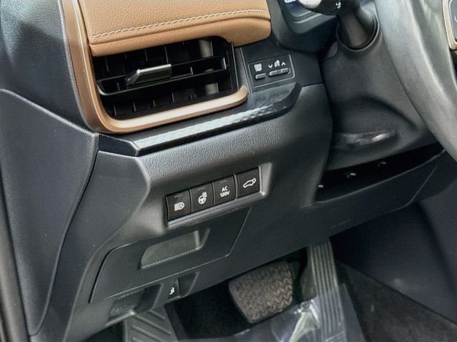 Used 2024 Blue Toyota MAX Platinum image 10