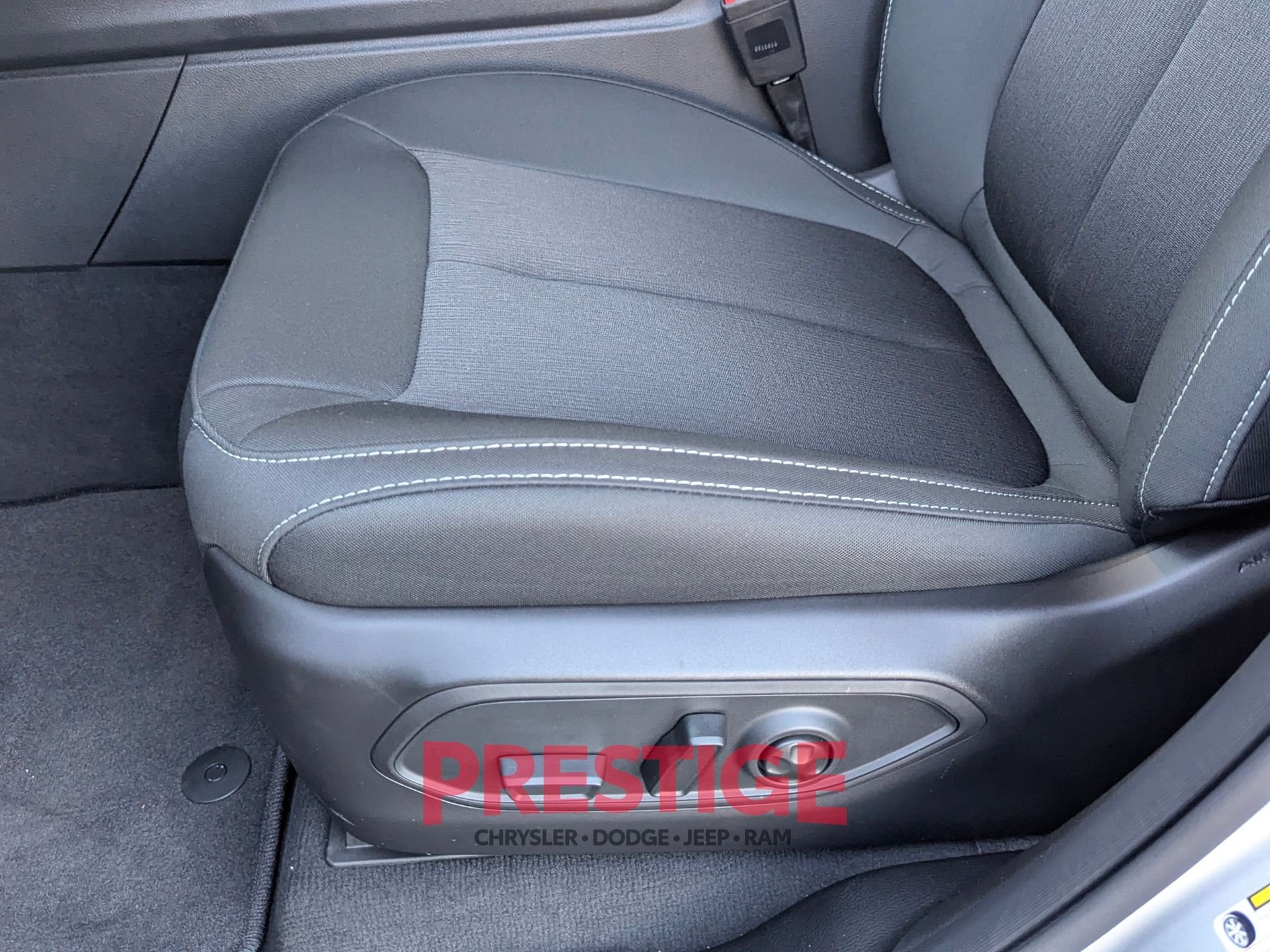 New 2026 Silver Zynith Exterior Paint Jeep Laredo X image 22