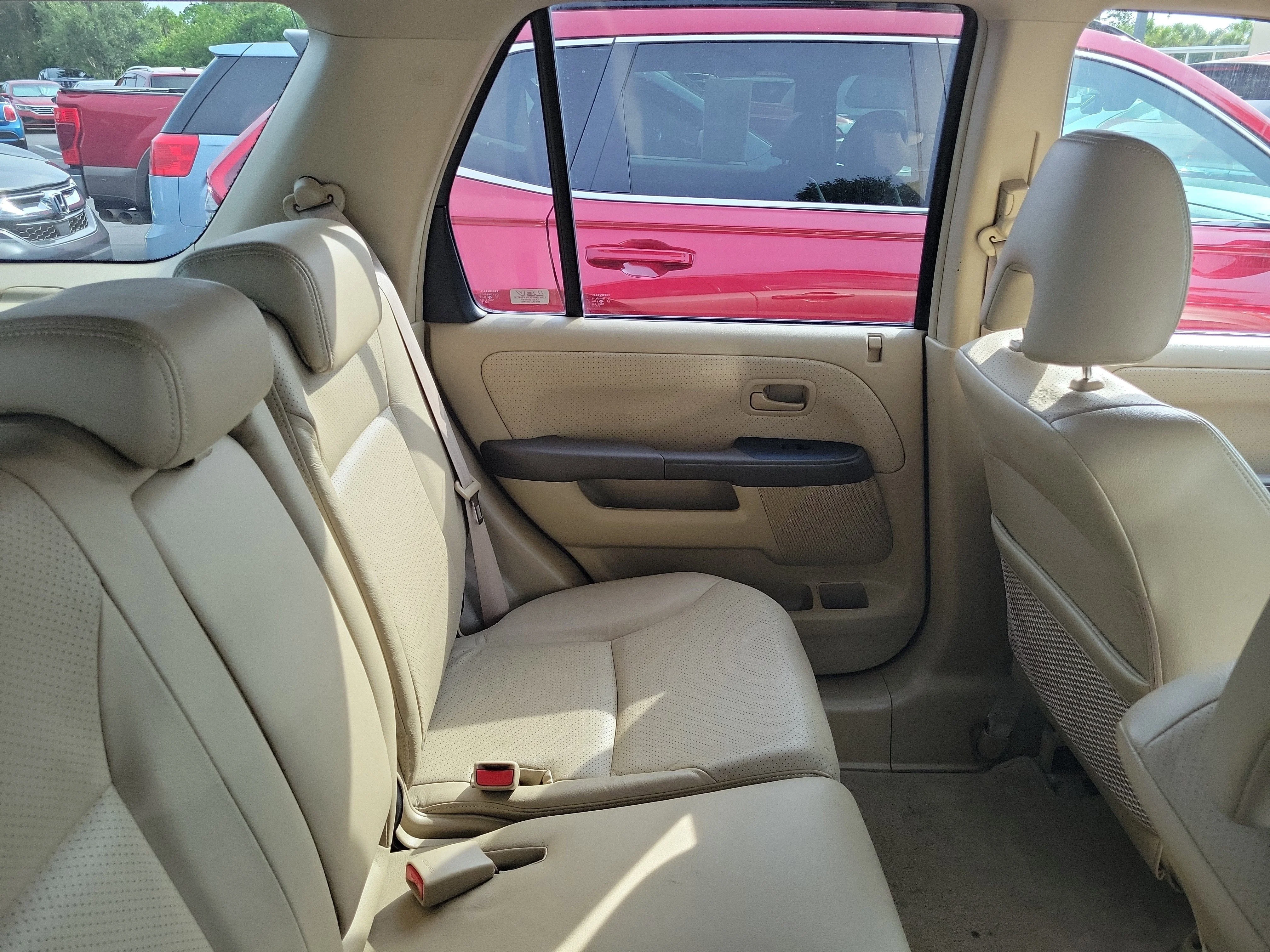 Used 2006 Sahara Sand Metallic Honda SE image 4