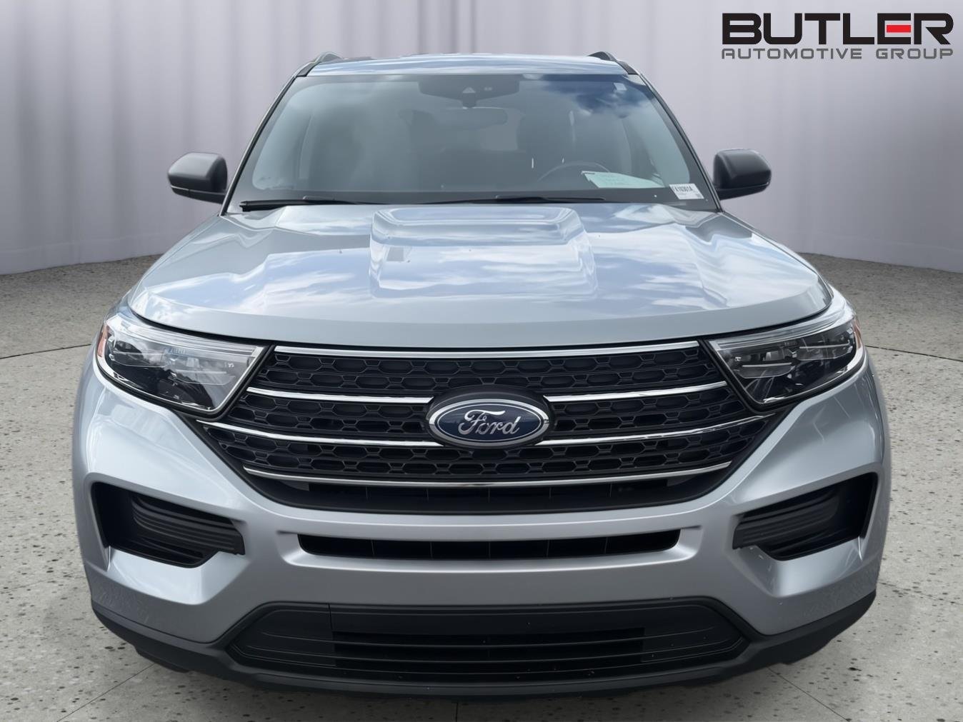 Used 2023 Iconic Silver Ford XLT image 11
