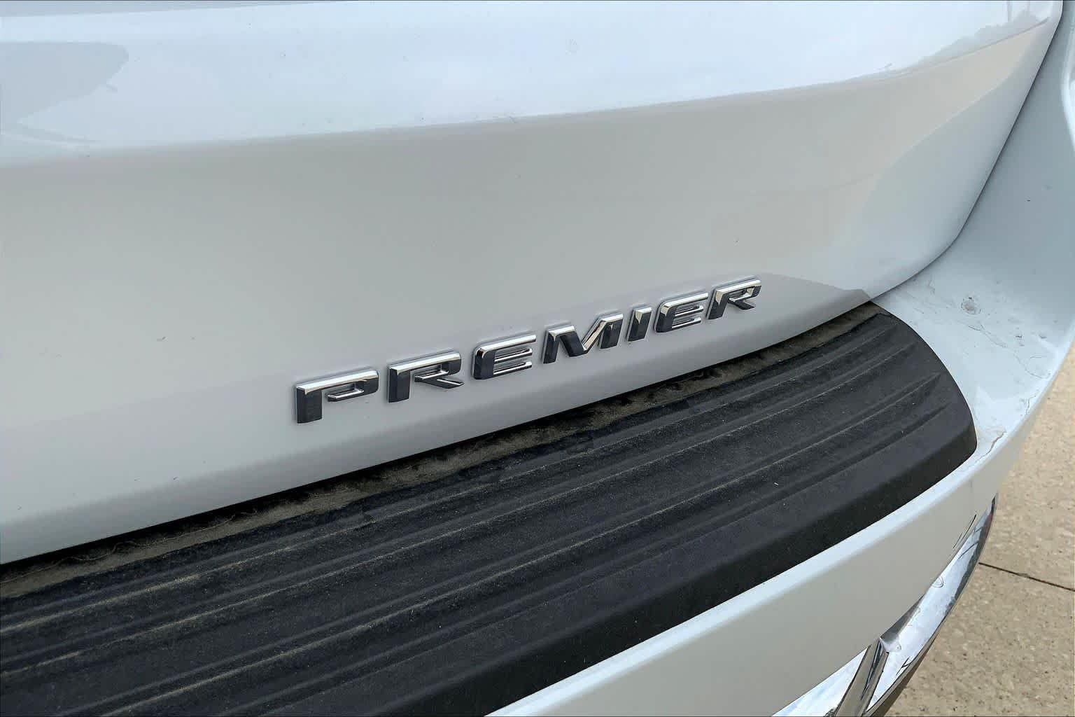 2026 Chevrolet Suburban Premier - Photo 15