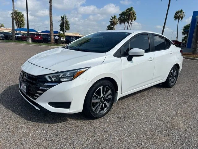 Used 2025 White Nissan 1.6 SV image 3