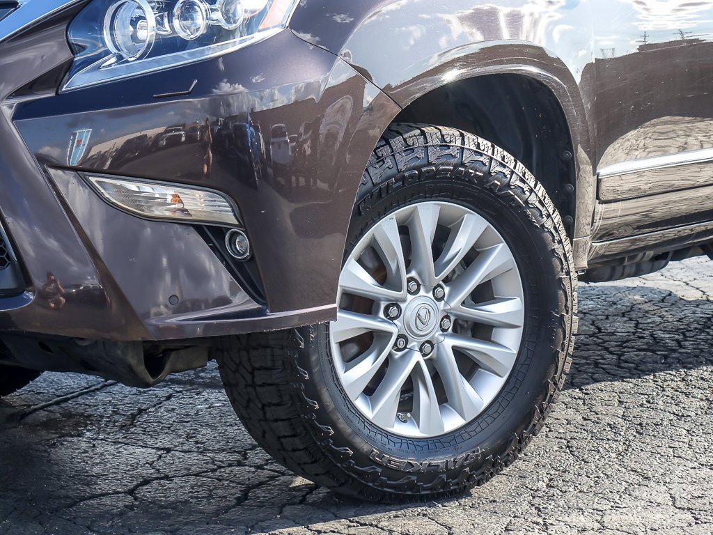 Used 2018 Red Lexus 460 image 3