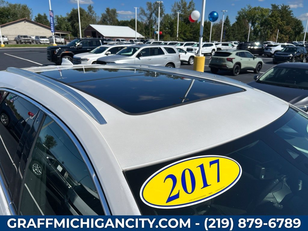 Used 2017 CRYSTAL WHITE TRICOAT Cadillac Platinum AWD image 25