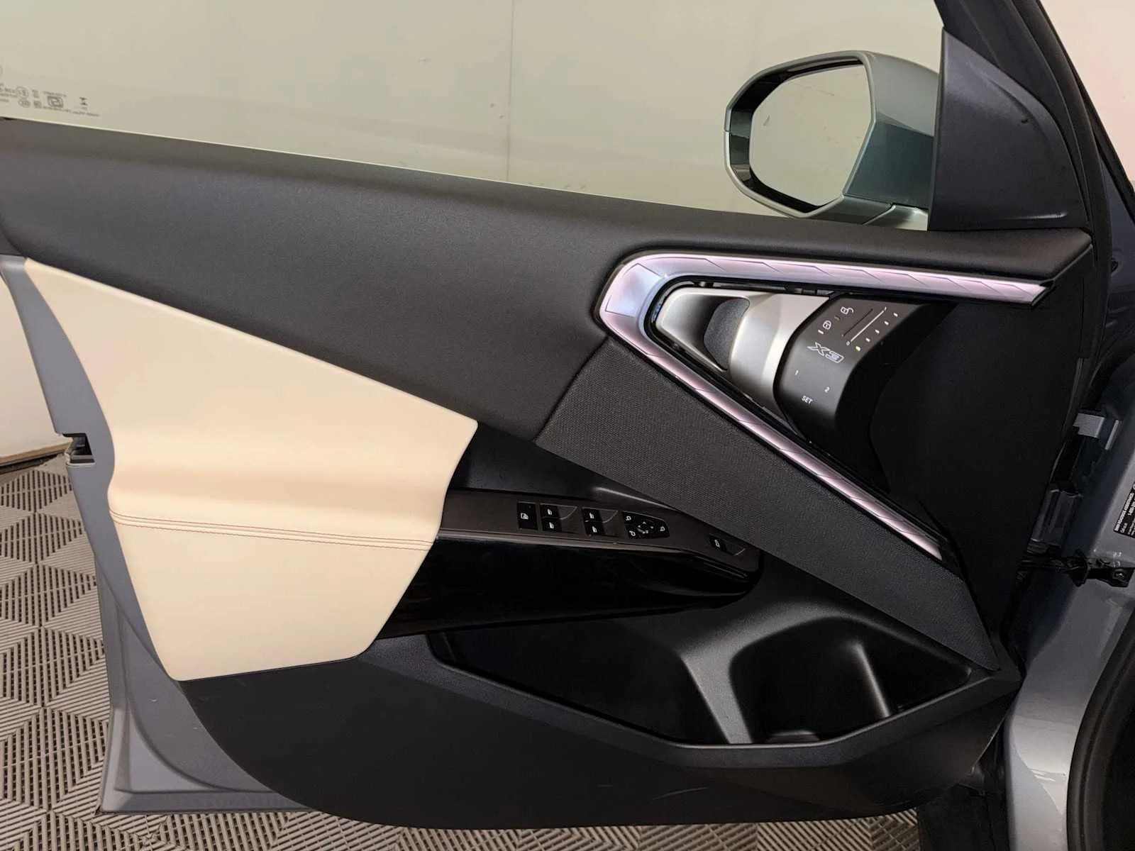 Used 2026 Skyscraper Grey Metallic BMW 30 xDrive image 11