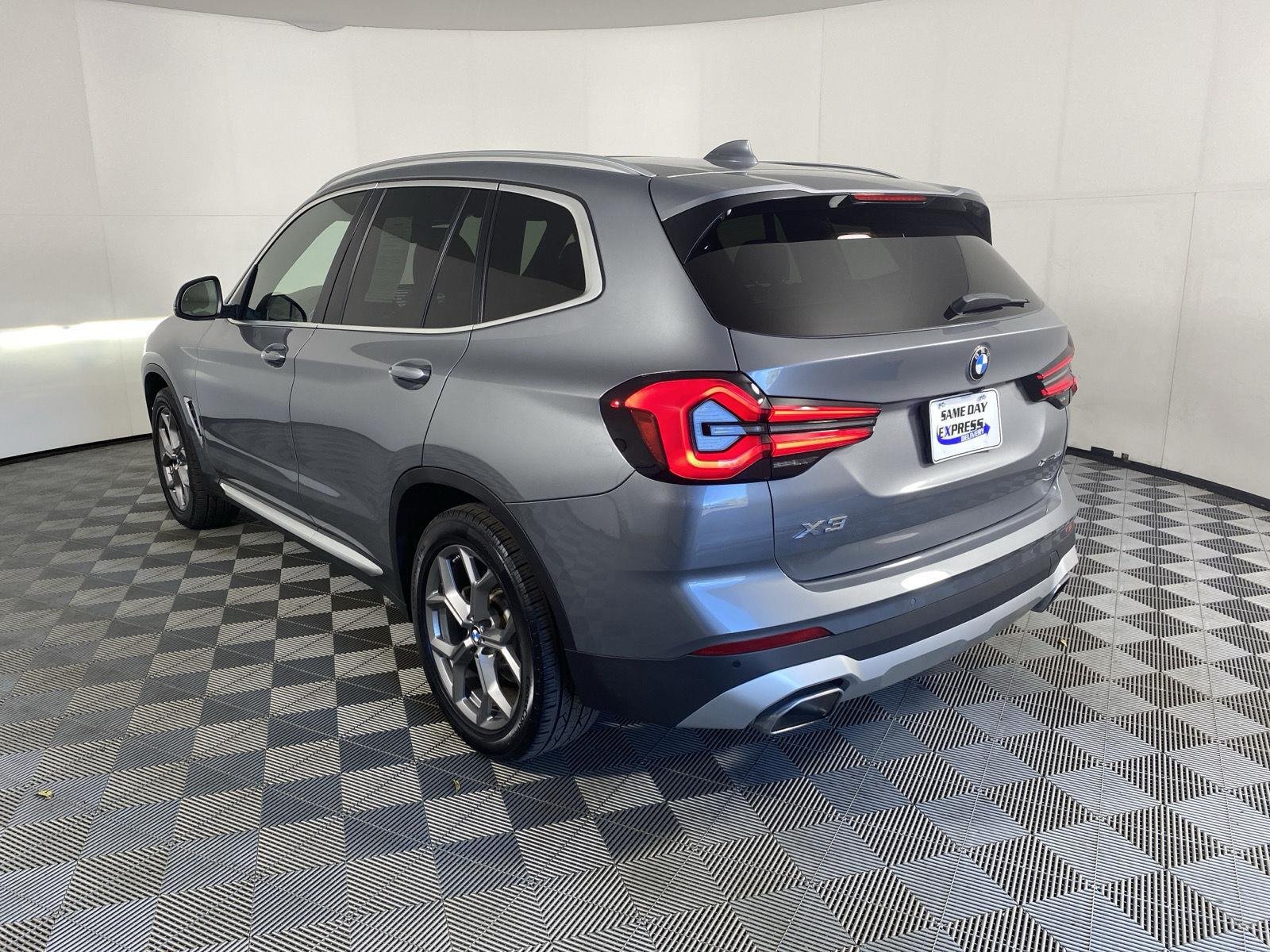 Used 2023 Skyscraper Gray Metallic BMW xDrive30i image 5