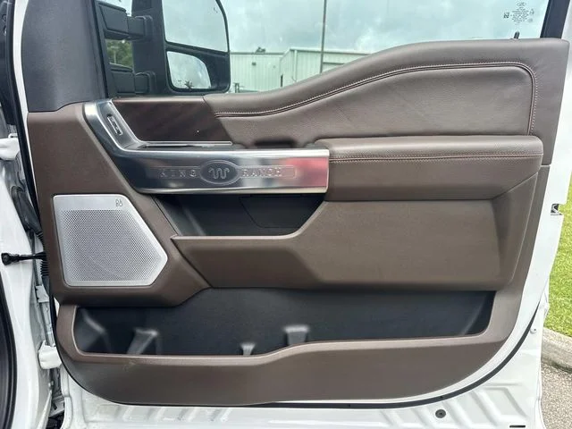 Used 2025 Bronze Ford King Ranch image 36