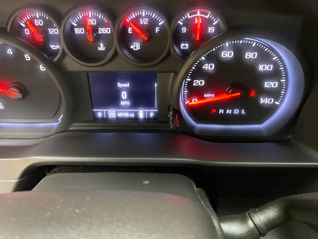 Used 2022 Silver Chevrolet Custom image 34