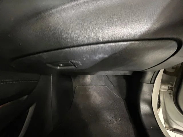 Used 2018 White Nissan Platinum image 24
