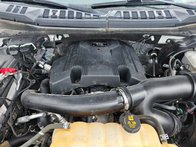 Used 2018 White Ford XL image 22
