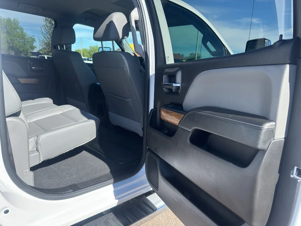 Used 2019 WHITE Chevrolet LTZ image 18