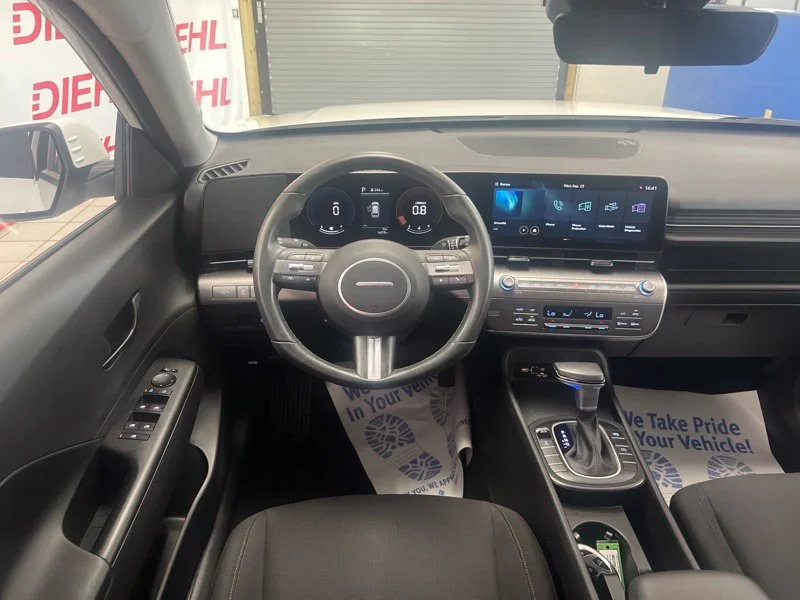 Used 2024 White Hyundai SEL image 30