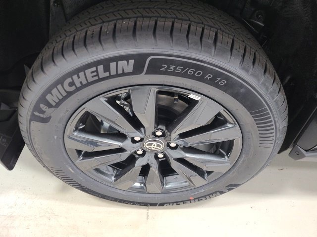 New 2026 Midnight Black Metallic Toyota XLE Premium image 9