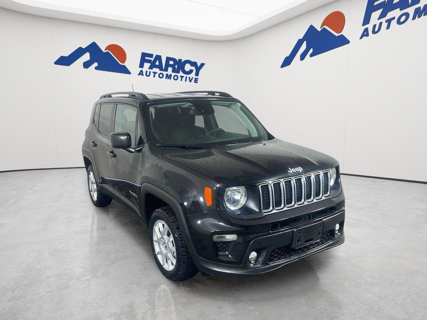 Used 2023 Black Clearcoat Jeep Latitude image 12