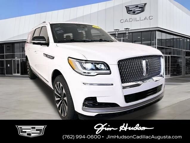 Used 2024 White Lincoln Reserve image 1