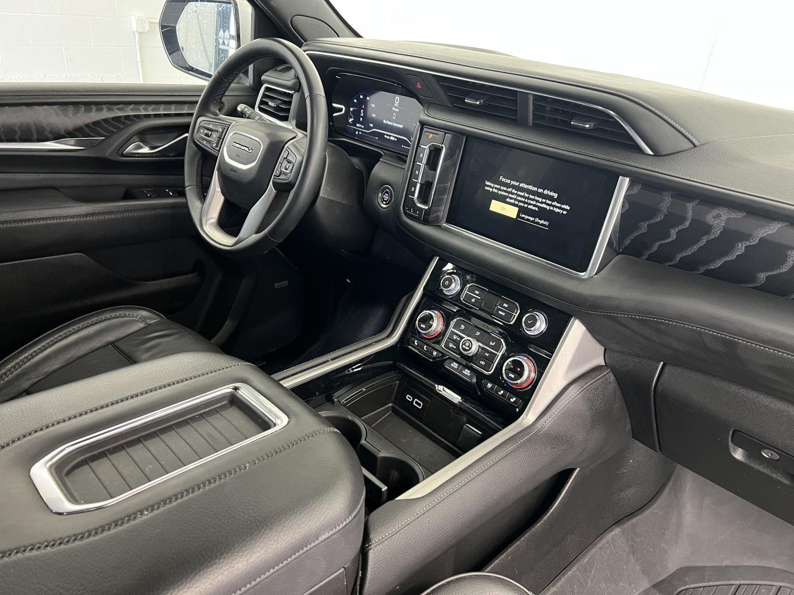 2023 GMC Yukon Denali - Photo 32
