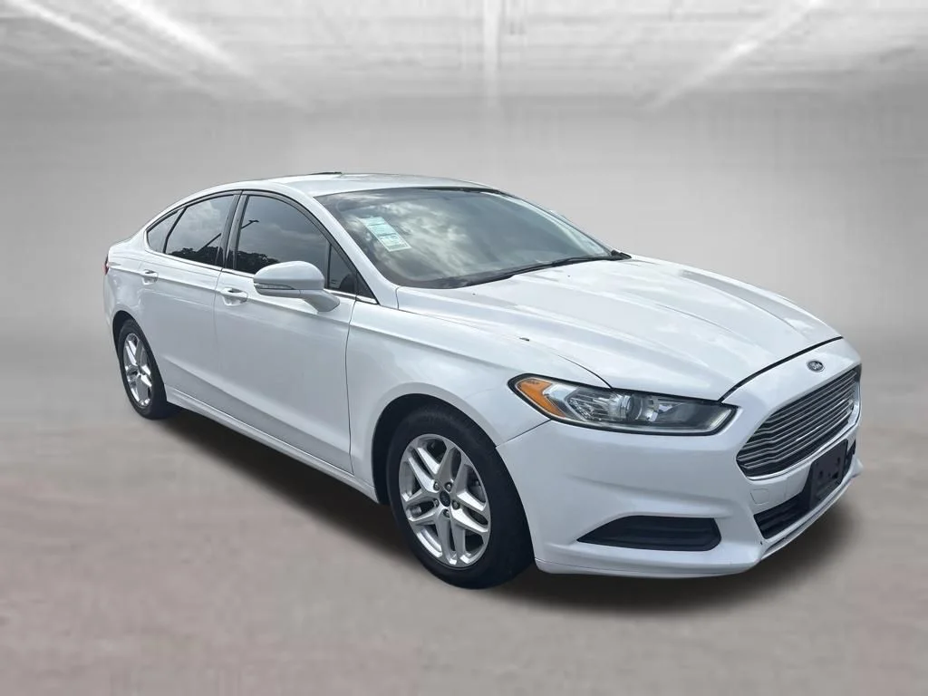 Used 2016 White Ford SE image 6