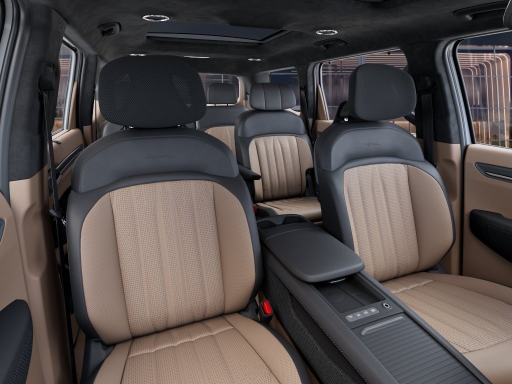 New 2026 Glacial White Pearl / Black Ro Kia GT-Line image 15