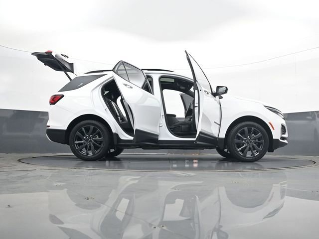 Used 2023 Summit White Chevrolet RS image 33