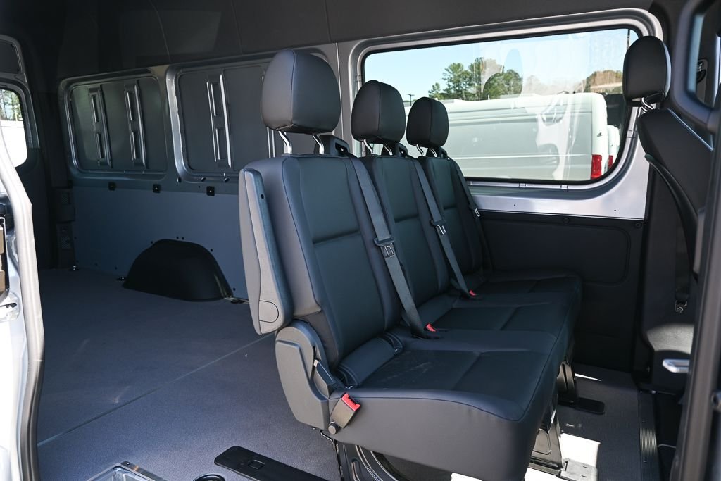Used 2026 High-tech silver metallic Mercedes-Benz Crew 170 WB image 23