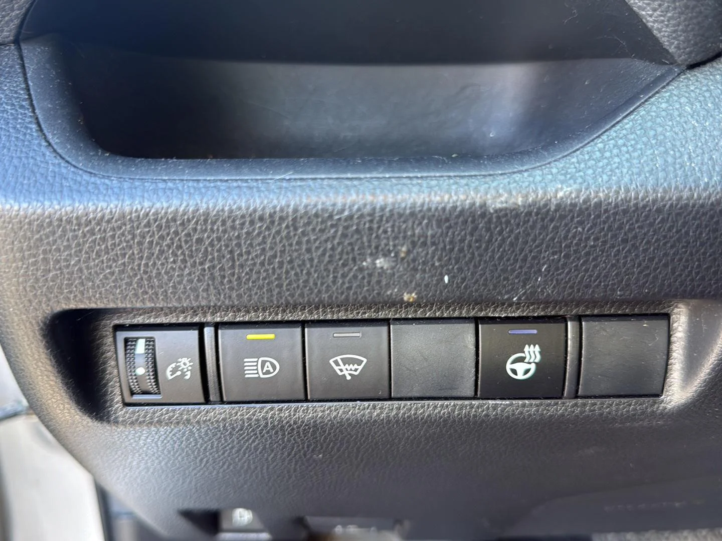 Used 2021 Silver Sky Metallic Toyota XLE image 10