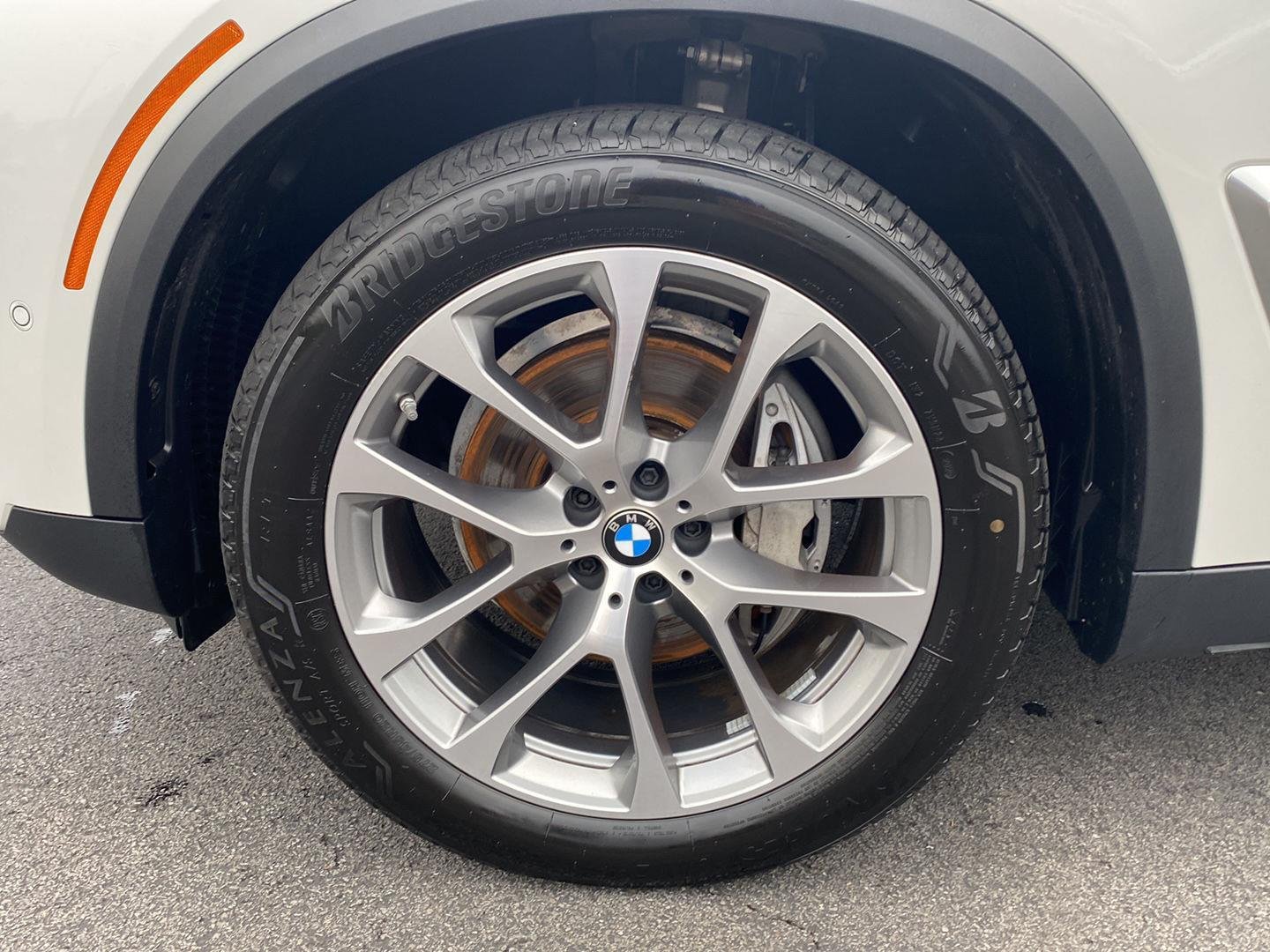 New 2026 Mineral White Metallic BMW xDrive40i image 15