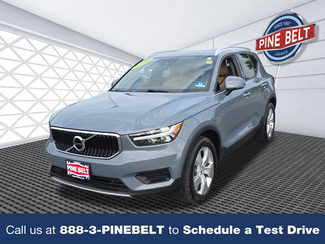 2020 Volvo XC40 Momentum