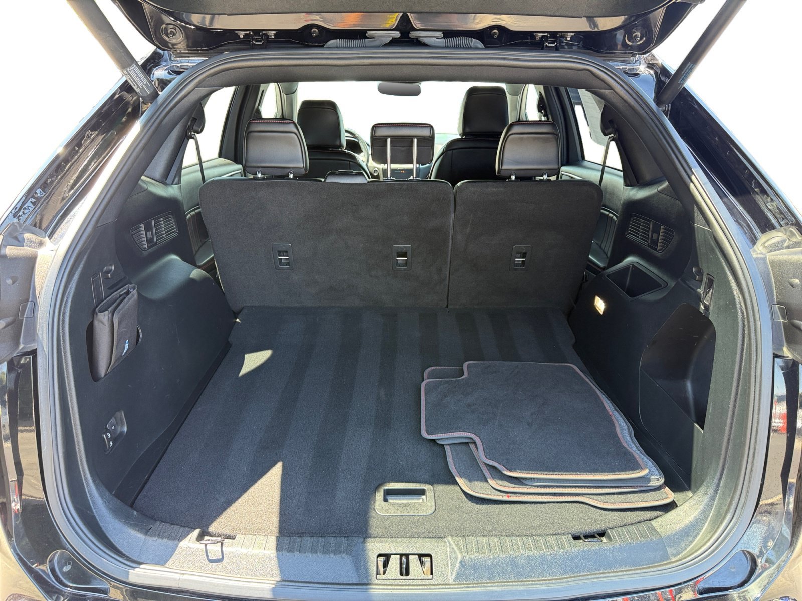 Used 2020 Black Ford ST Line image 17