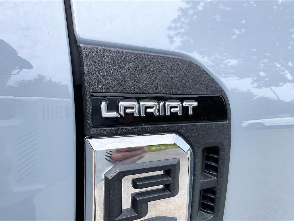 Used 2026 Glacier Gray Metallic Tri-Coat Ford Lariat image 28